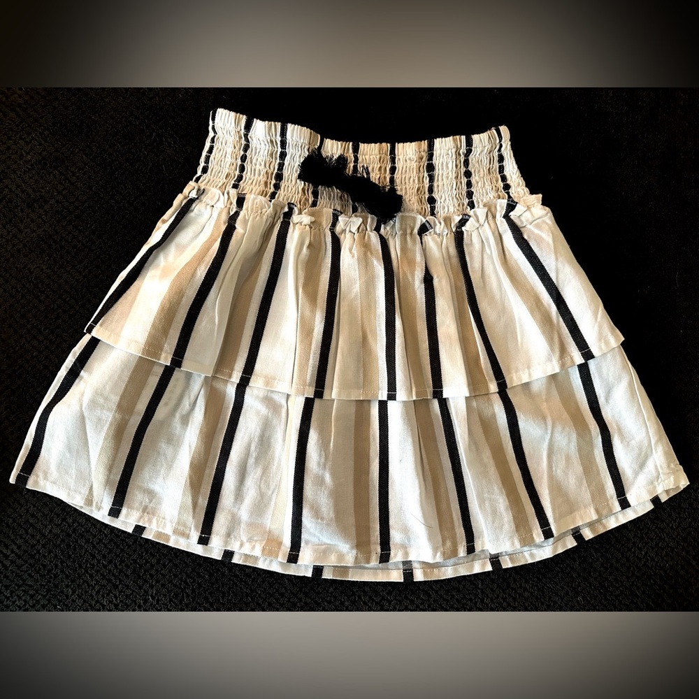 NWT girls lightweight skirt. Brand Mayoral Size 8 &10